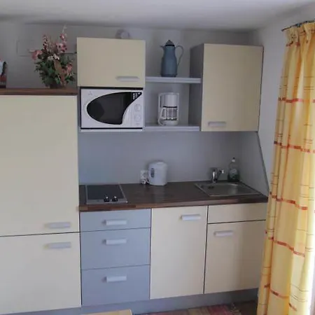 伊利斯公寓 * 滨湖采尔